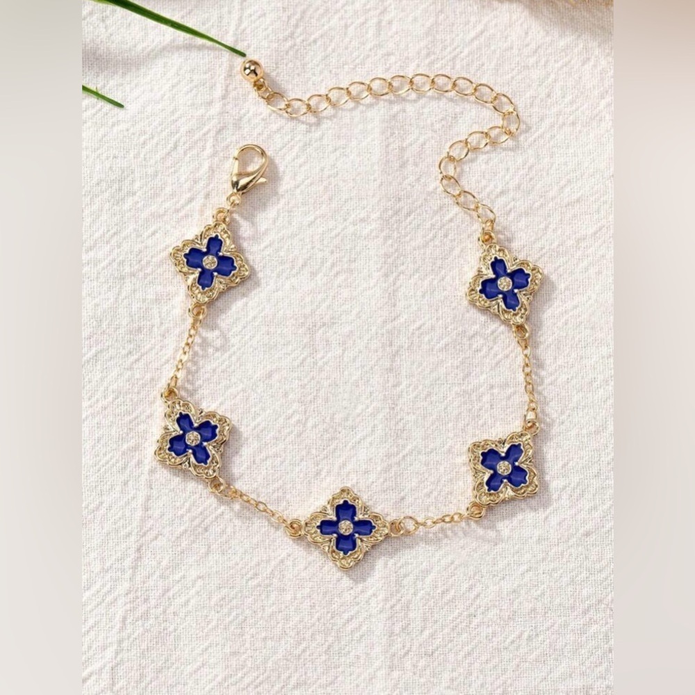 18K Gold Luxury Clover Bracelet - Blue - Picture 4 of 5
